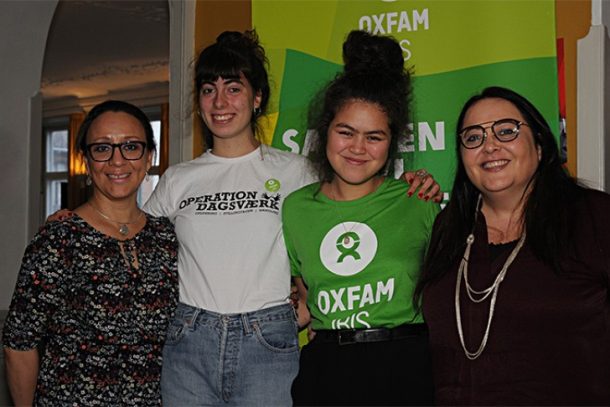 Marie Kierstein Nielsen (i midten til venstre) og Mie Kofoed (i midten til højre) fra Aurehøj Gymnasium arbejdede på dagsværksdagen 2. november i år. Her er de sammen med Jeaneth Corrales Lazo (til venstre) og Anna Maria Libby fra Oxfam i Guatemala.