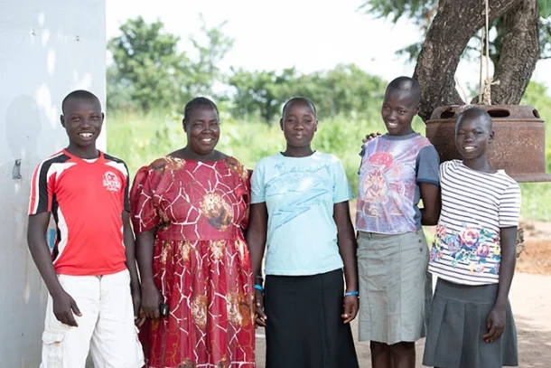 Helen Anek Sisto med familie, Sydsudan.