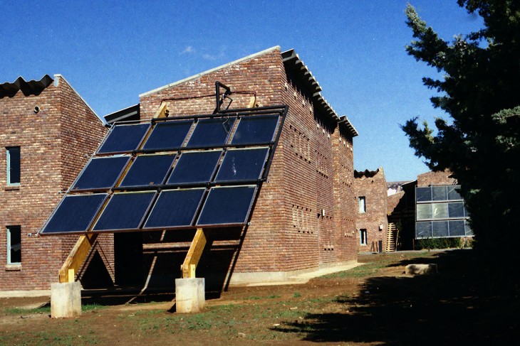Solcelleanlæg Africa Hall, 1979.