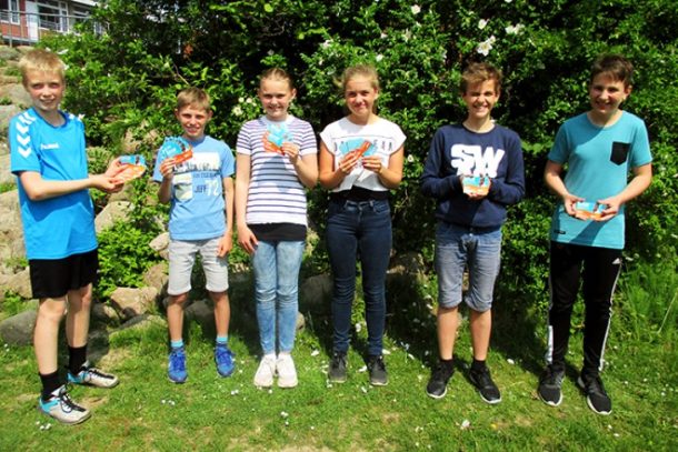 Eleverne på Gråsteen skole var blandt de flittige lodseddel-sælgere.