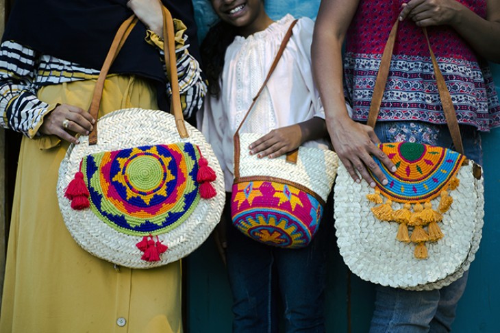 Kvinder fra Aswan kooperativet i Egypten fremviser deres produkter