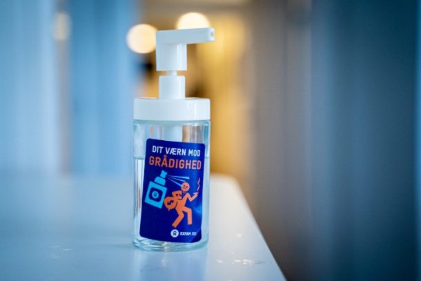 Håndsprit mod grådighed.