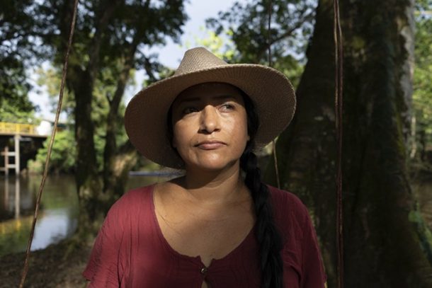 Portrætfoto af Colombiansk kvinde med en hat