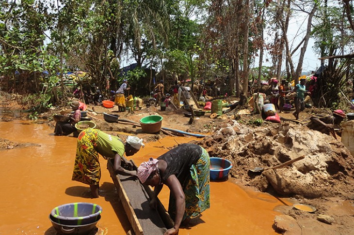 Kvinder i åben mine, Sierra Leone
