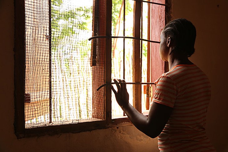 Kvinde i safe house i Liberia