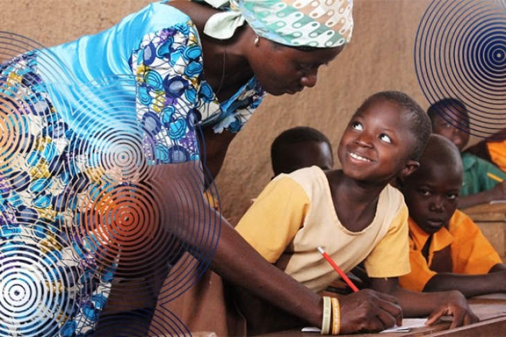 Kvinde med skoledreng