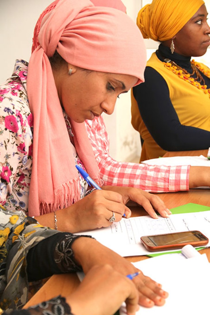 Kvinde på iværksætterkursus for begyndere, Tunesien