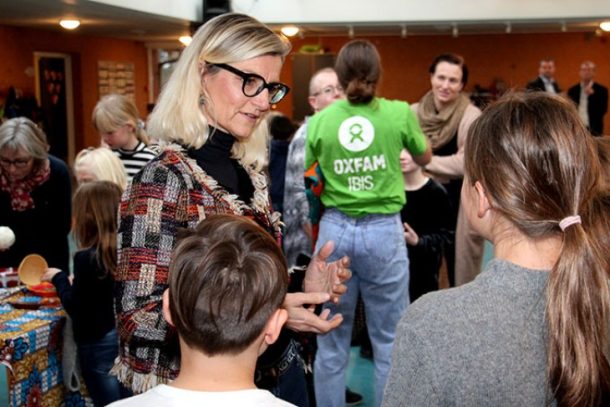 Ulla Tørnæs med Julekaravanen på Askov Malt skole i Vejen