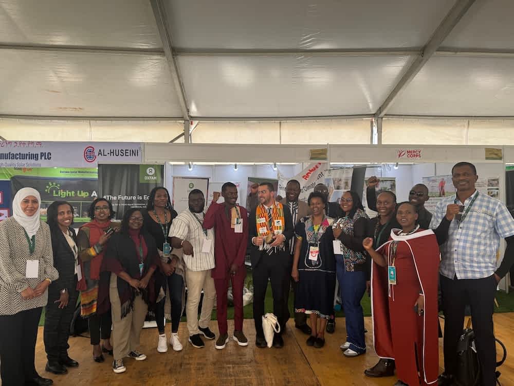 Gruppebillede af afrikanske klimaaktivister og den danske ambassade