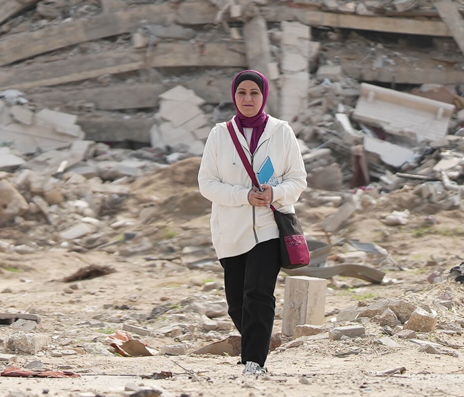 Oxfam nødhjælpsarbejder i ruinerne i Gaza